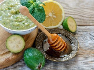 Feijoa z miodem - przepisy na zimę