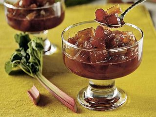 Rhubarb jam: mga resipe na may lemon, luya