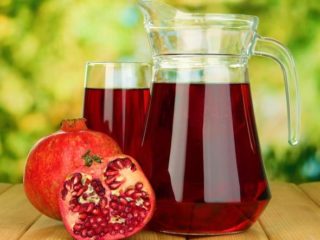 Hur man gör granatäpplejuice hemma