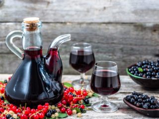 Alcohol, maneschijn en bessenwodka thuis: recepten