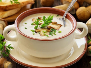 Zuppa di tagliatelle ai funghi porcini: deliziose ricette