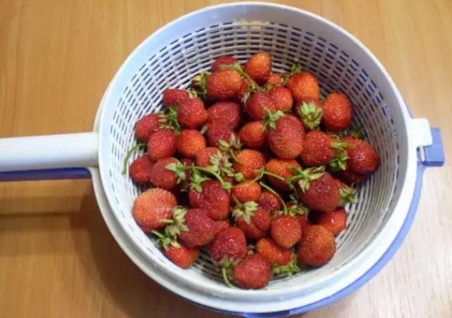Jem strawberi tanpa memasak