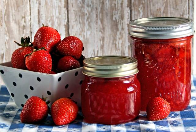 Strawberry jam for the winter: recipes